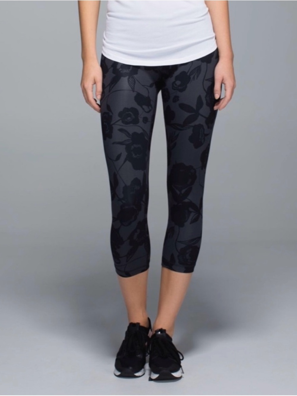 Lululemon Wunder Under Capri Floral Leggings - Black/Gray